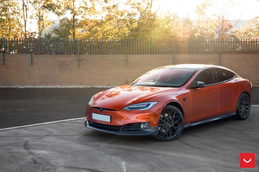  Tesla Model S on Vossen Wheels (HF-2) 2019 года  (фото 3 из 5)